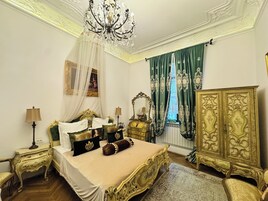 Deluxe Double Room | Memory foam beds, minibar, in-room safe, laptop workspace