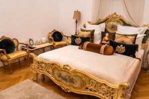 Matelas mémoire de forme, minibar, coffres-forts dans les chambres