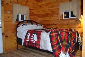 1 bedroom, bed sheets