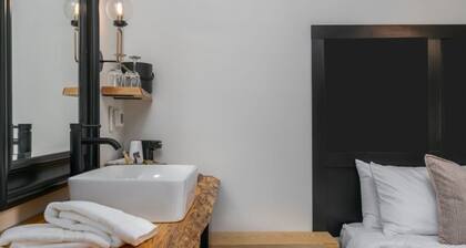 Lincoln Boutique Motel- Lower King #3