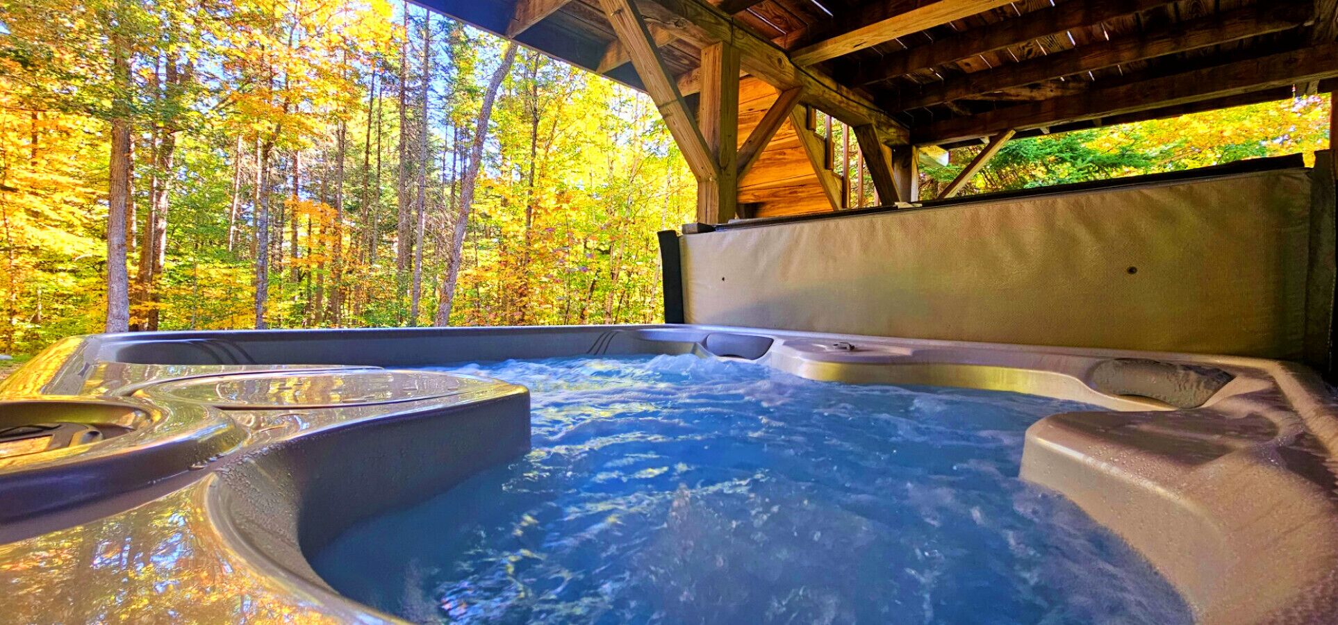 Bañera de hidromasaje al aire libre