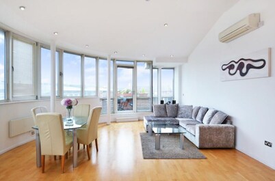 Marvelous 2-bedroom apartment with balcony in the heart of Nottingham