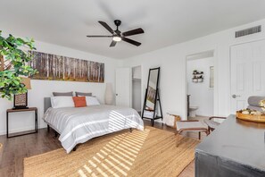 3 bedrooms, iron/ironing board, WiFi, bed sheets - The Sandlot Hideaway 3bed / 3bath Near Cubs Field (Tempe)