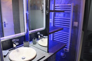 Shower, hair dryer, toilet paper - Les Embruns (Dieppe)