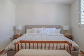 3 chambres, fer et planche à repasser, Wi-Fi, draps fournis