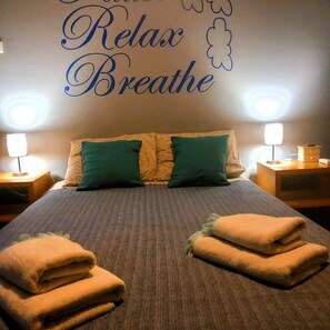 1 chambre, fer et planche à repasser, Wi-Fi, literie fournie