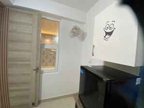 Interior - 2-bedroom apartment close to Taj Mahal in Agra with AC, fitness room, WiFi. (Agra)