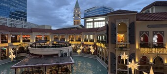 New 1BR Condo Near Venice Canal & BGC w/ Balcony