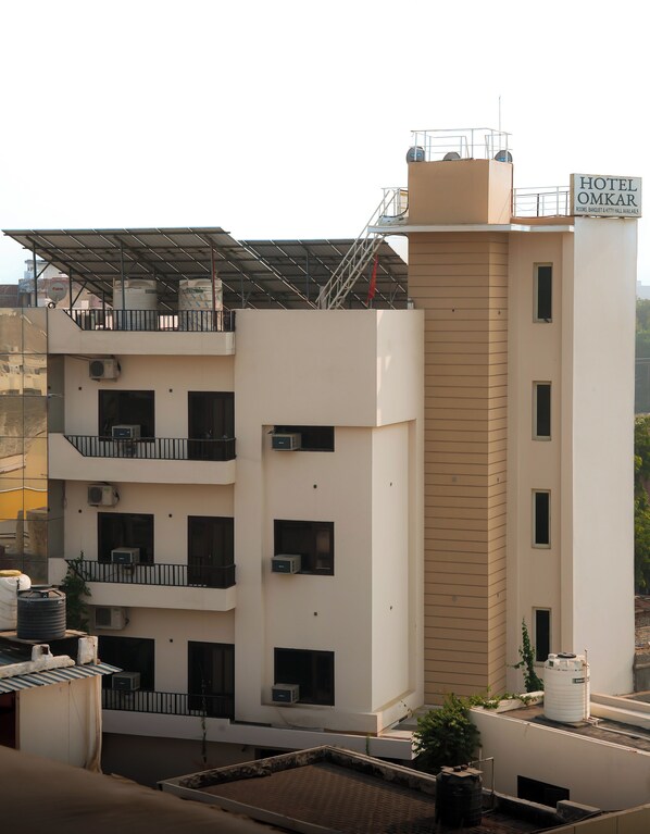 Front of property - Hotel Omkar (Hisar)