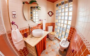 標準雙人房, 山景 | 浴室 | 淋浴設備、吹風機、毛巾、肥皂