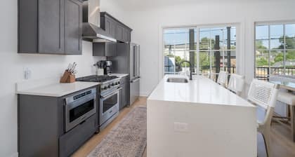 Luxury Downtown Home with View of the Stadium