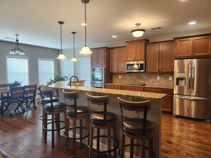 Private kitchen - Spacious 4500 sqft 5-bdr house in Evans 14 mile from Augusta National Golf Club (Evans)