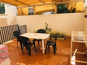 Outdoor dining - VARADERO Apartment 4 places (Lido Marini)