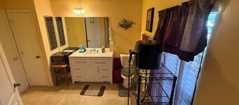 Charming 1-bedroom apartment with AC, WiFi in lovely Lehigh Acres