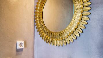 Deluxe Apartment, Sea View | Bathroom | Free toiletries, hair dryer, bathrobes, slippers