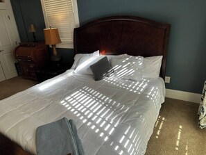 3 bedrooms, desk, iron/ironing board, WiFi