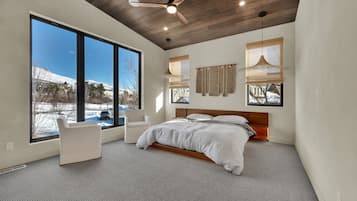 5 bedrooms, in-room safe, iron/ironing board, travel cot