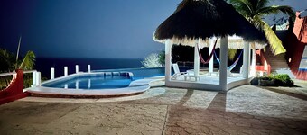 BUNGALOW POOL AND SEMI-PRIVATE BEACH, ZIPOLITE-MAZUNTE BEACH, 8 NEARBY BEACHES
