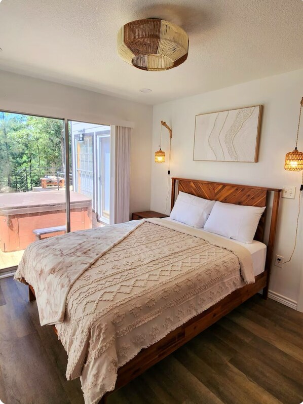 3 bedrooms, travel cot, free WiFi, bed sheets