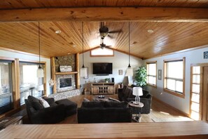 TV connectée, cheminée