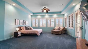 7 bedrooms, iron/ironing board, travel cot, WiFi