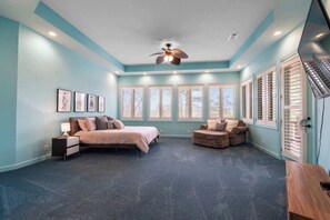 7 habitaciones, tabla de planchar con plancha, cuna de viaje y wifi 