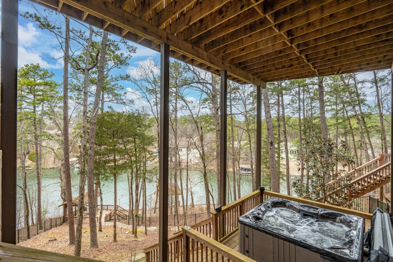 Tina de hidromasaje al aire libre