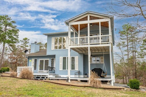 Charming Golf Course Retreat