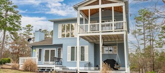 Charming Golf Course Retreat