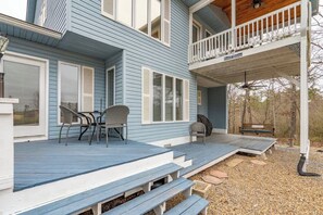 Outdoor dining - Golf Course Retreat in Hot Springs (Hot Springs)