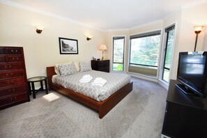 2 habitaciones, escritorio, tabla de planchar con plancha y wifi gratis 