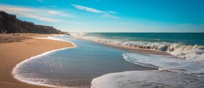 Sun loungers - Charming Private Wellfleet Vacation House Walk to Beach (Wellfleet)