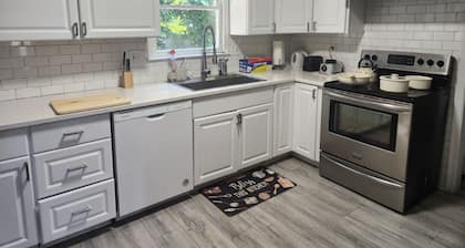 Entire property, 8bedrooms, 11 beds, Free Parking