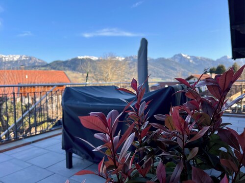 Vacation apartment "Am Alten Garten" in a quiet location with a view of the Alps!