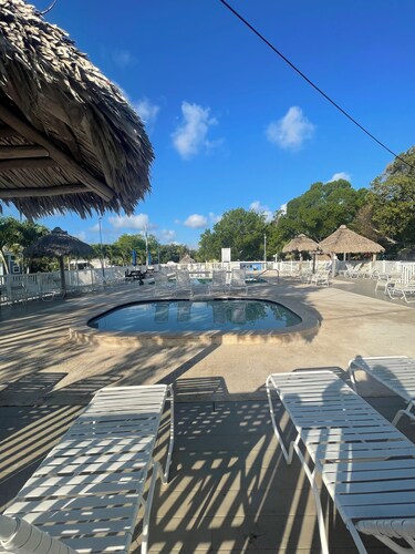 The Newly Renovated  Couples  Retreat in Key Largo , Pool  beach , and Marina 