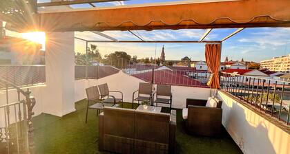 Plaza España Family House, amplia casa con parking gratuito en la calle, ideal para familias y grupo...