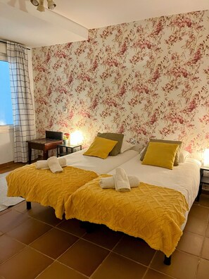 4 soverom, strykejern/-brett, wi-fi og sengetøy