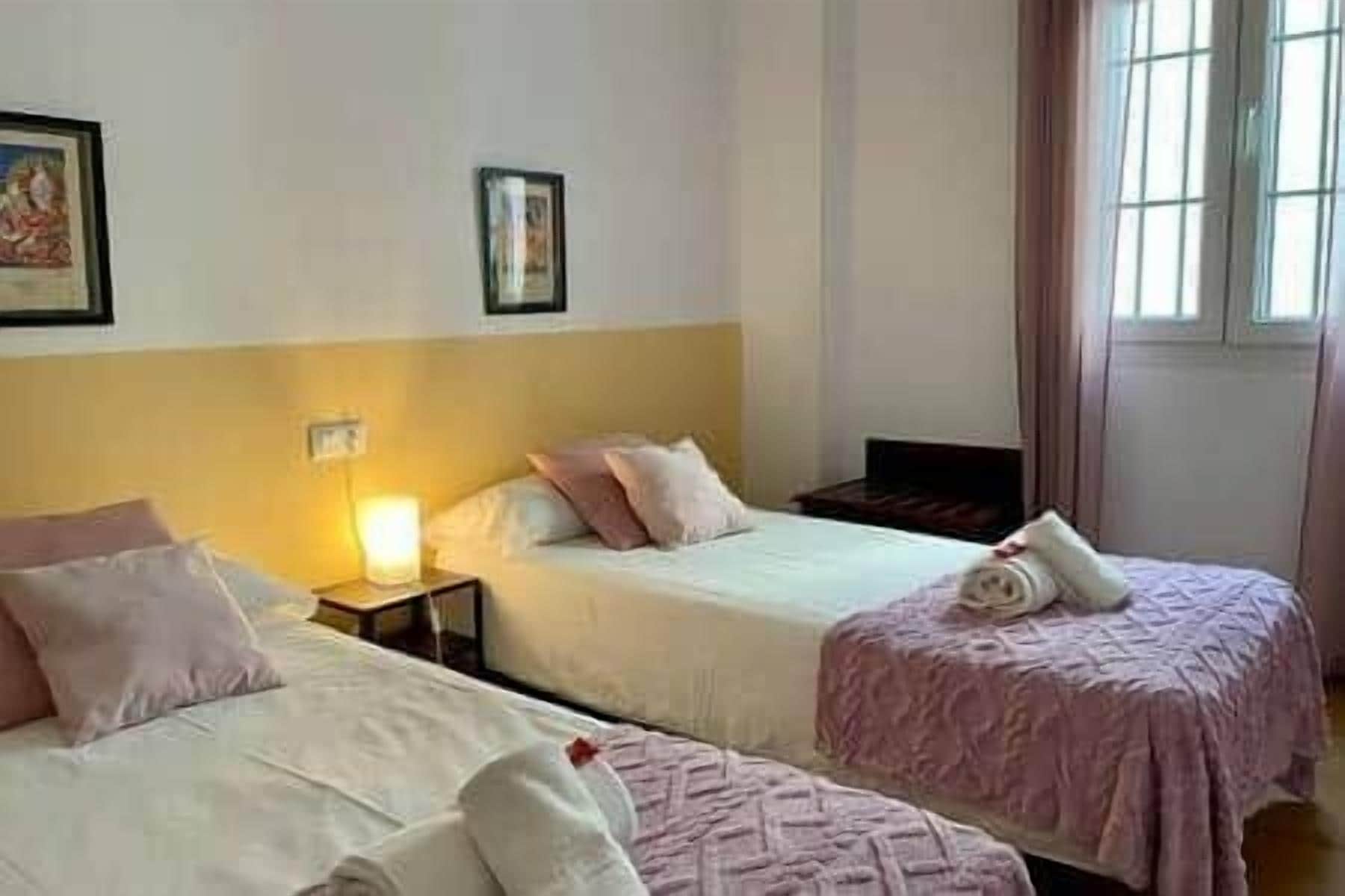 4 chambres, fer et planche à repasser, Wi-Fi, literie fournie