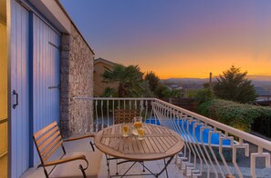 Outdoor dining - Villa Sea Bound with Pool (Malinska)