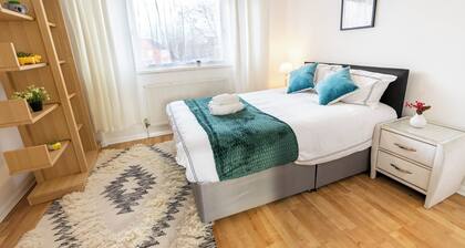 3 Bedroom house with free Private parking, Aylesbury, Dalston cl