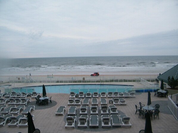 Piscine couverte, piscine extérieure