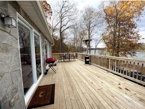 Terrace/patio - Mountain Ferry Landing - Riverfront Access (Charles Town)