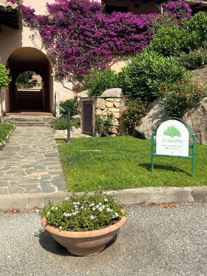 Property grounds - PUNTALDIA APARTMENT (Salina Bamba)