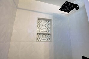 Shower, hair dryer, bidet, towels - "La Licorne" Waterfront Beach Cottage (North Beach)