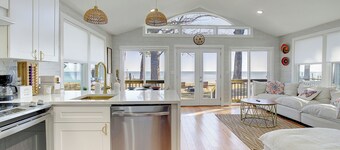 "La Licorne" Waterfront Beach Cottage