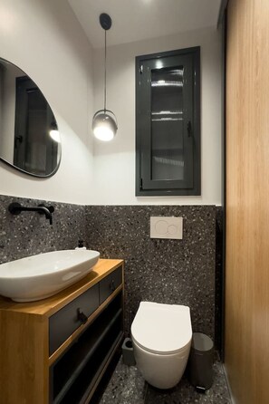 Hair dryer, towels