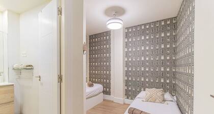 Luxury Stay in Zaragoza's Prime Location