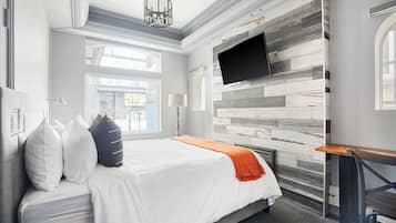 Een bureau, een laptopwerkplek, geluiddichte muren, gratis wifi