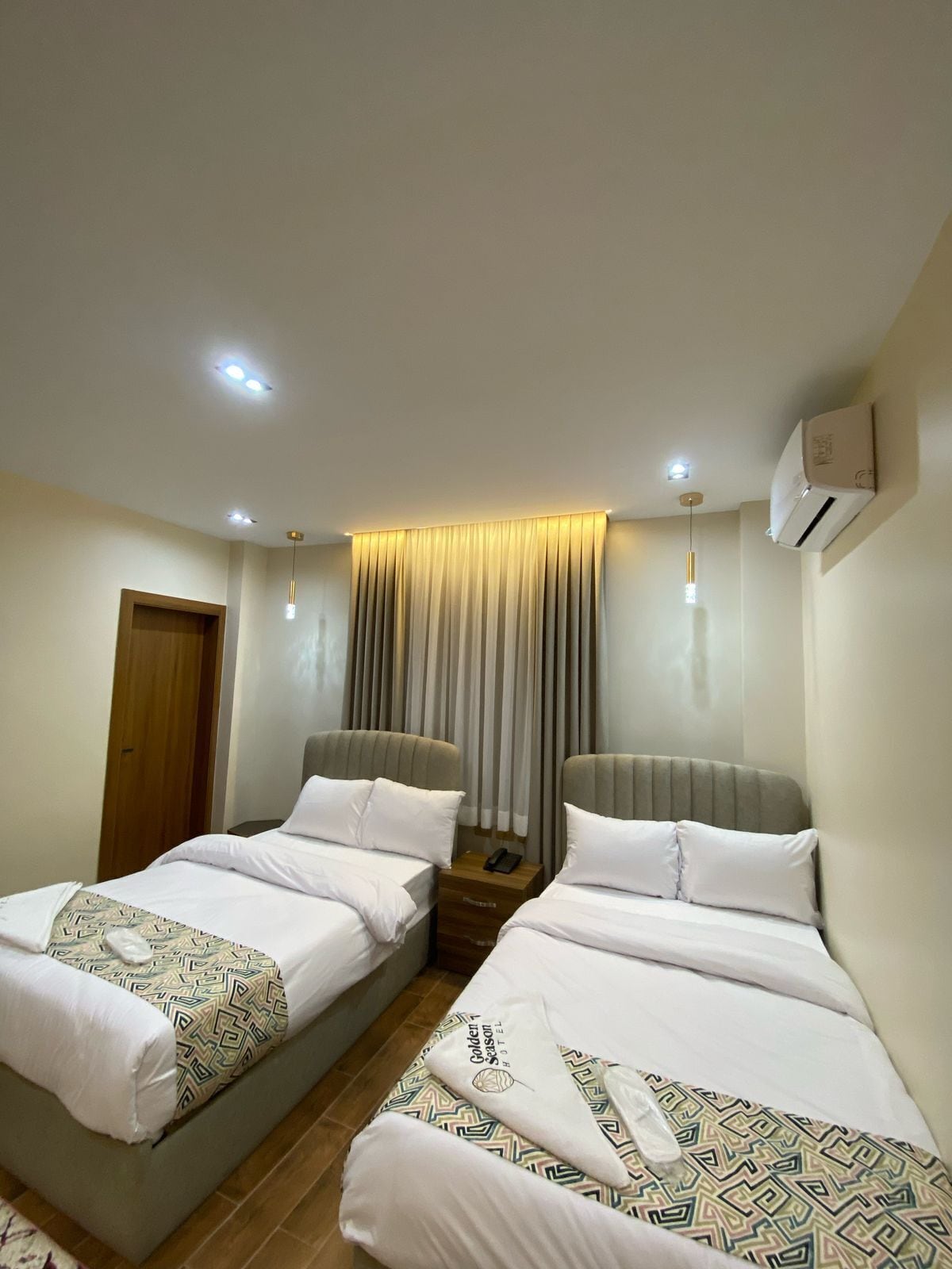 Egyptian cotton sheets, premium bedding, down comforters, pillowtop beds