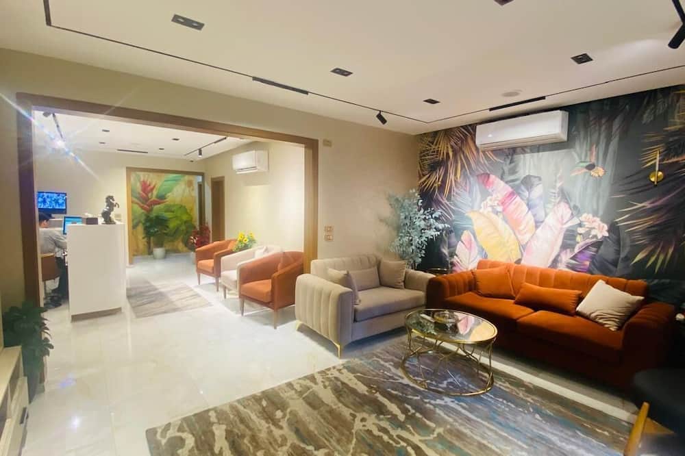 Golden Season Hotel